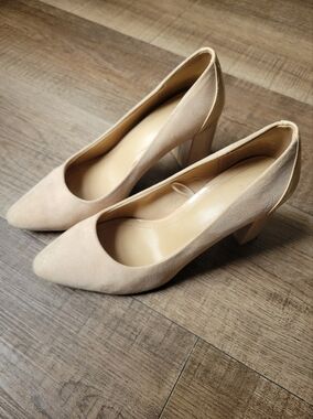H&M Classic Pointed Toe Block Heel Pumps - Beige